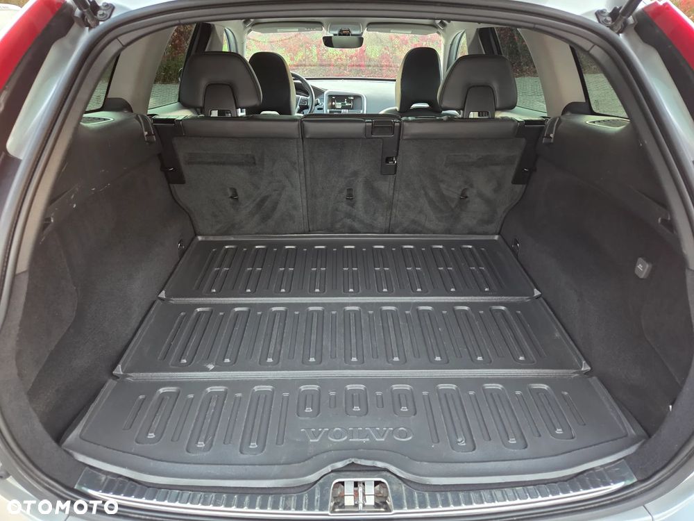 Volvo XC 60 T6 AWD Geartronic Summum - 17