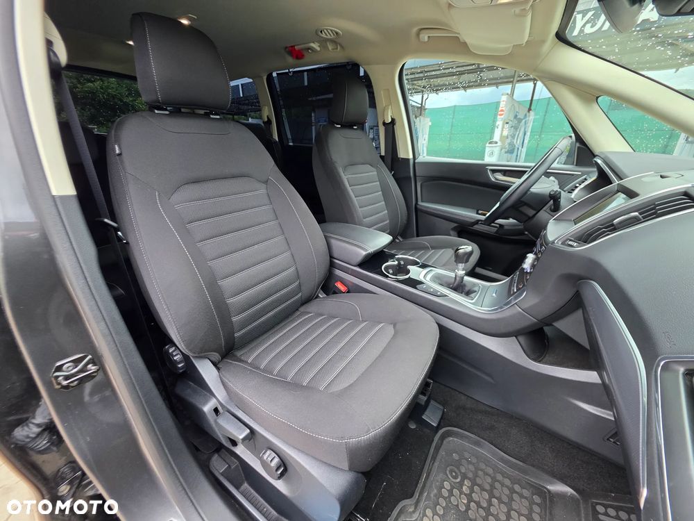 Ford Galaxy - 14