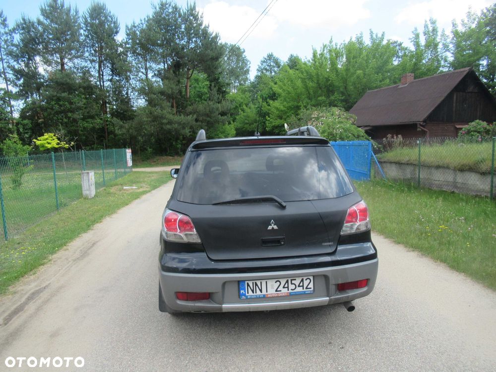Mitsubishi Outlander - 4