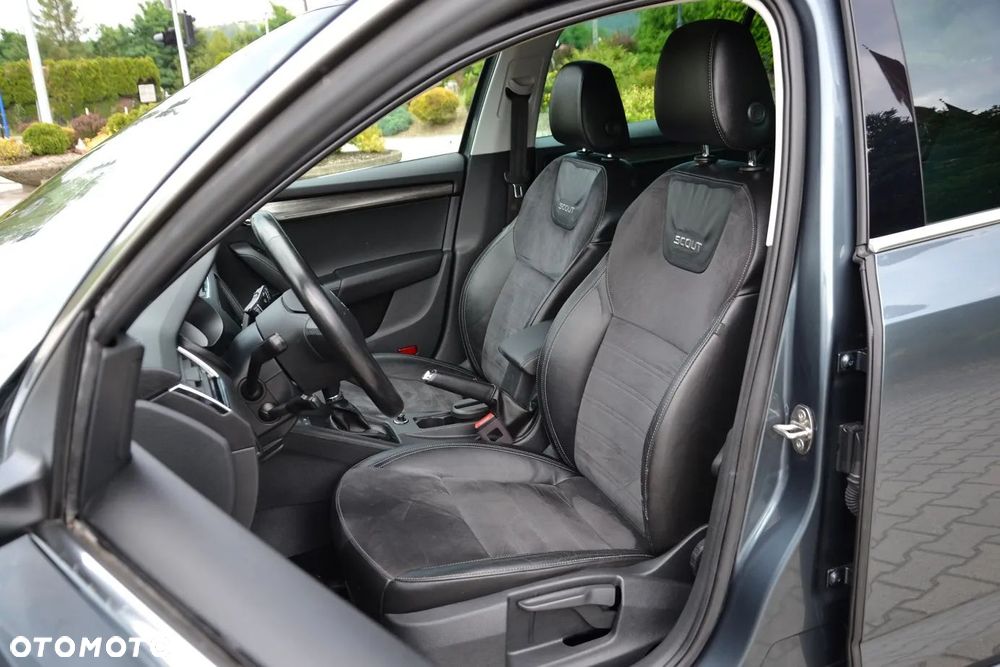 Skoda Octavia 2.0 TDI 4x4 Elegance DSG - 15