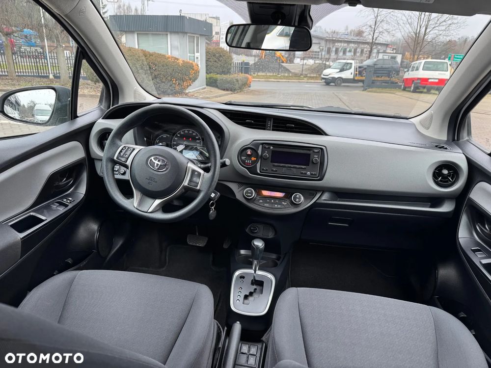 Toyota Yaris Hybrid 100 Active - 6