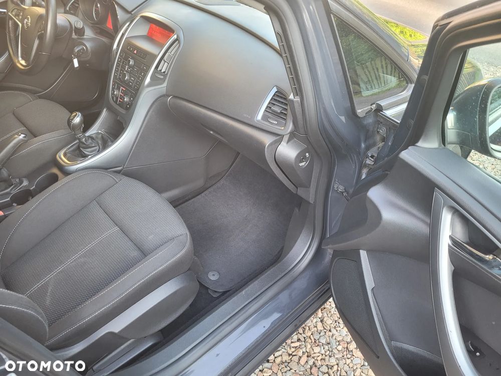 Opel Astra 1.4 Turbo - 29