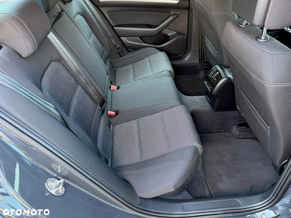 Volkswagen Passat 2.0 TDI SCR Comfortline DSG - 20