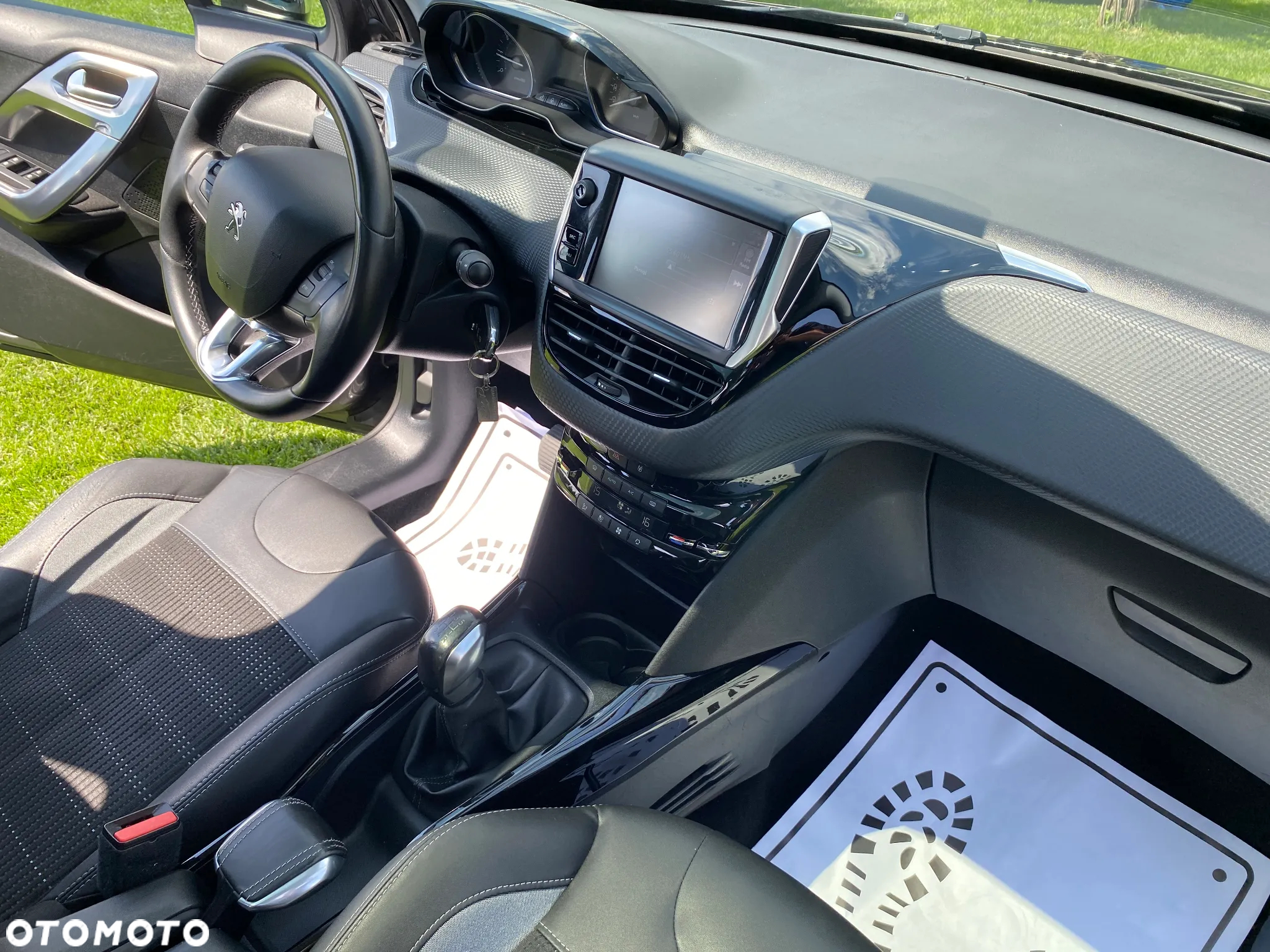 Peugeot 2008 1.2 Pure Tech GPF Allure S&S - 26