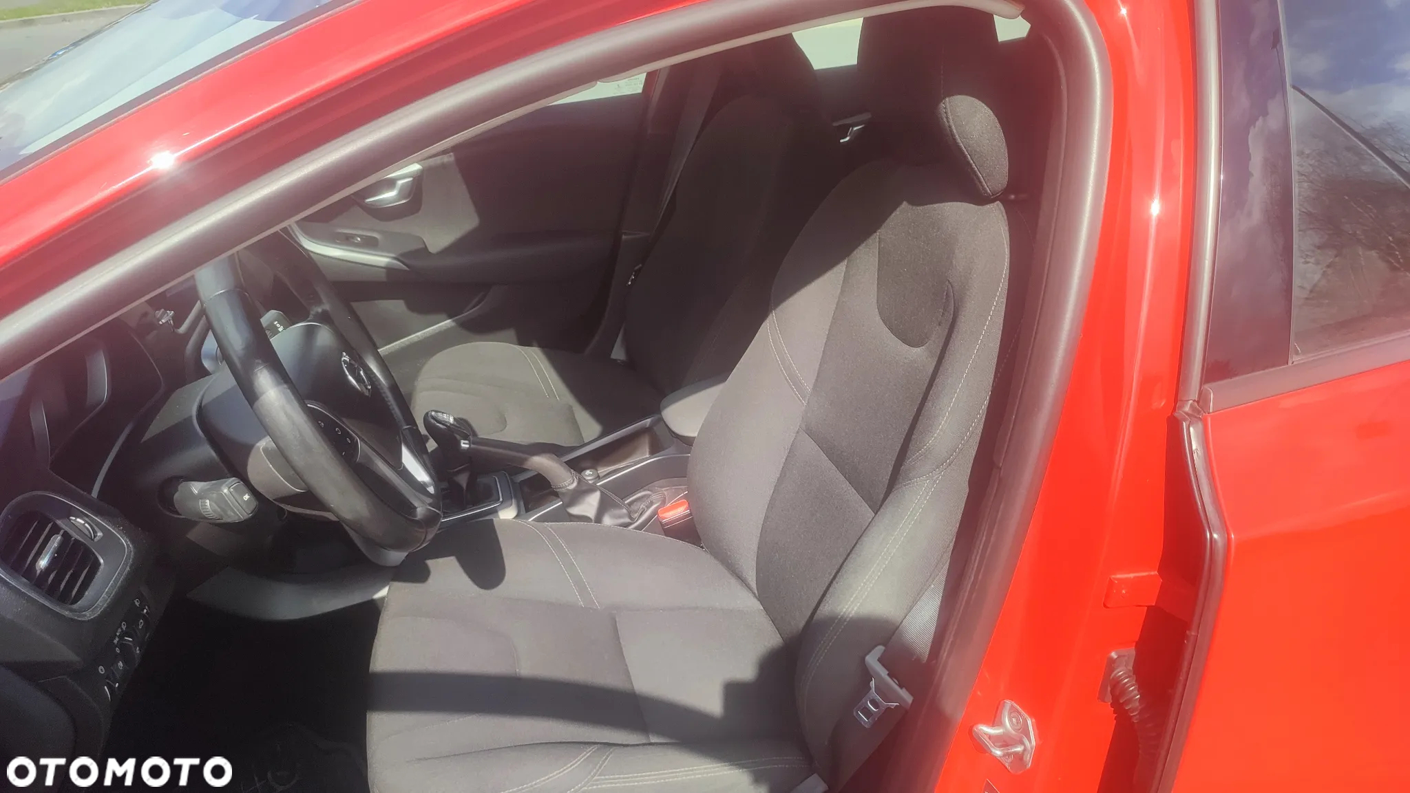 Volvo V40 T2 Momentum - 9