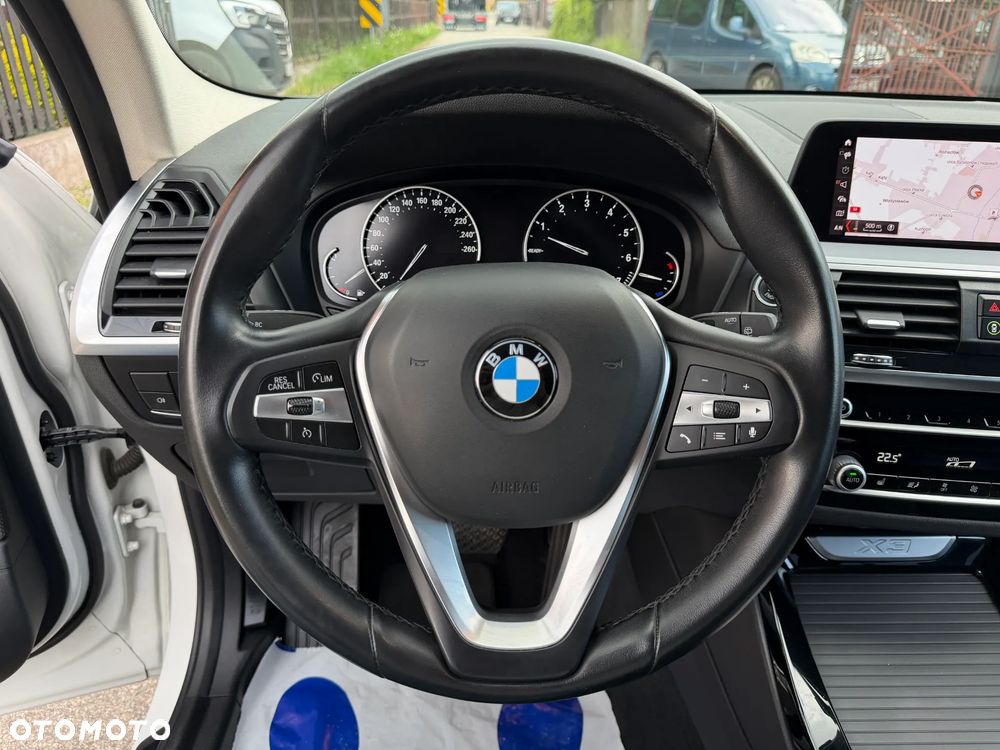 BMW X3 xDrive20i GPF Advantage - 24
