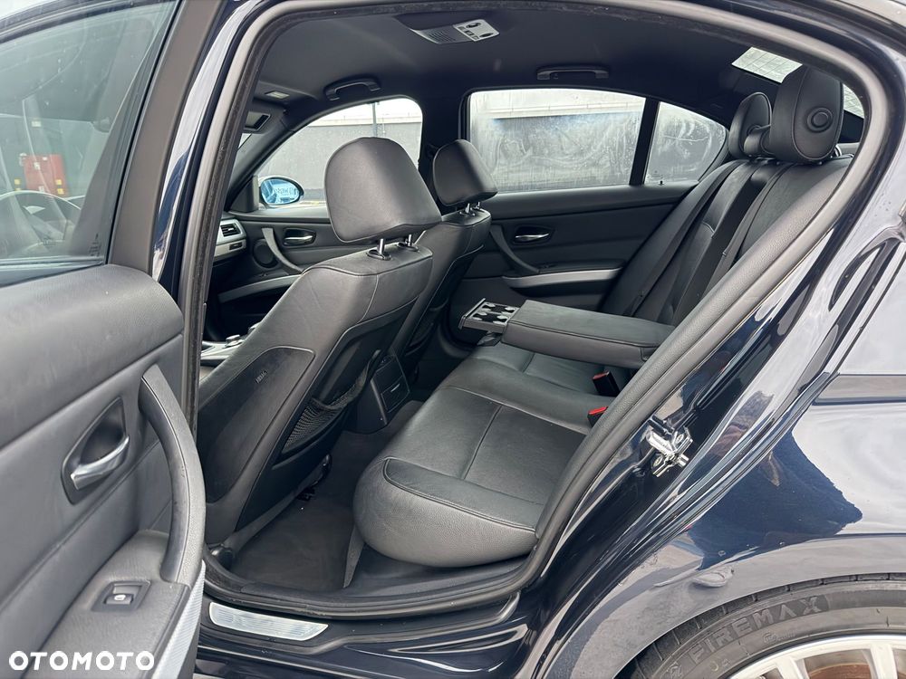 BMW Seria 3 320d - 10