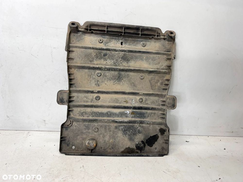 OSŁONA PŁYTA PODWOZIA AUDI A3 8V VOLKSWAGEN SEAT SKODA 5Q0825230H 99/26 - 2