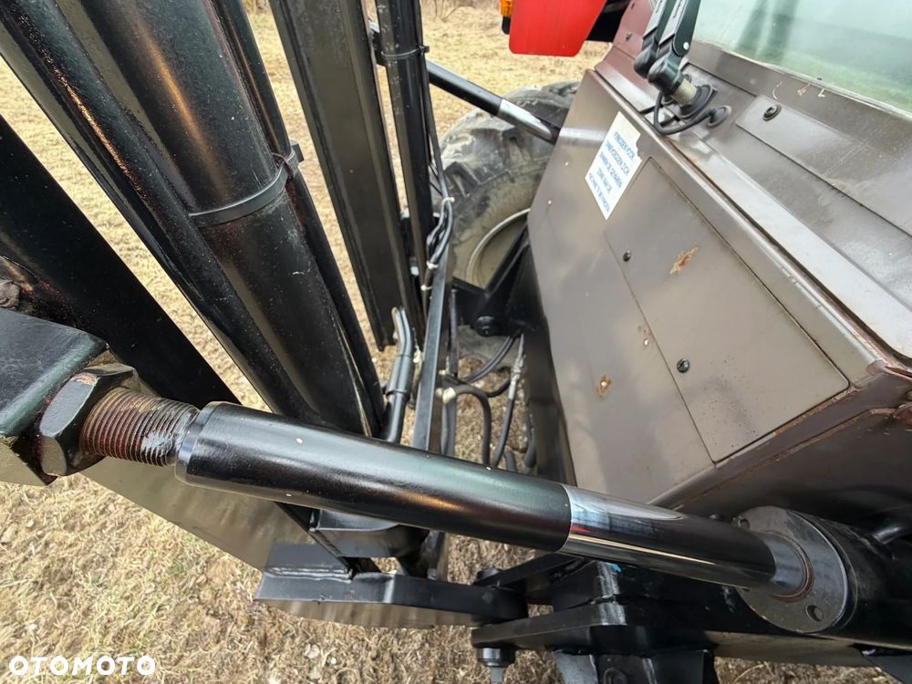 Manitou M30-4 T Wózek Widłowy 4X4 TERENOWY. 1910mtg. Maszyna Jak Nowa! Maszt Triplex WOLNY SKOK! 2016rok. z Norweskiego Gospodarstwa. Silnik PERKINS TURBO 90km. DEKRA Aktualna 2026rok! 3 tony Udzwig! Posuw wideł Hydrauliczny! Jazda REWERS+4 biegi. Ani deka luzów czy wycieków! Zadbana Maszyna! Okazja. Podzespoły jak Nowe tłoczyska suche! 5,5 wys. Podnoszenia - 14