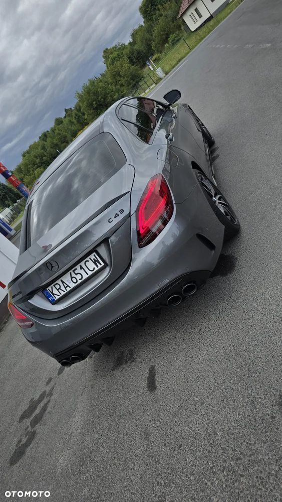 Mercedes-Benz Klasa C AMG 43 4Matic 9G-TRONIC - 22