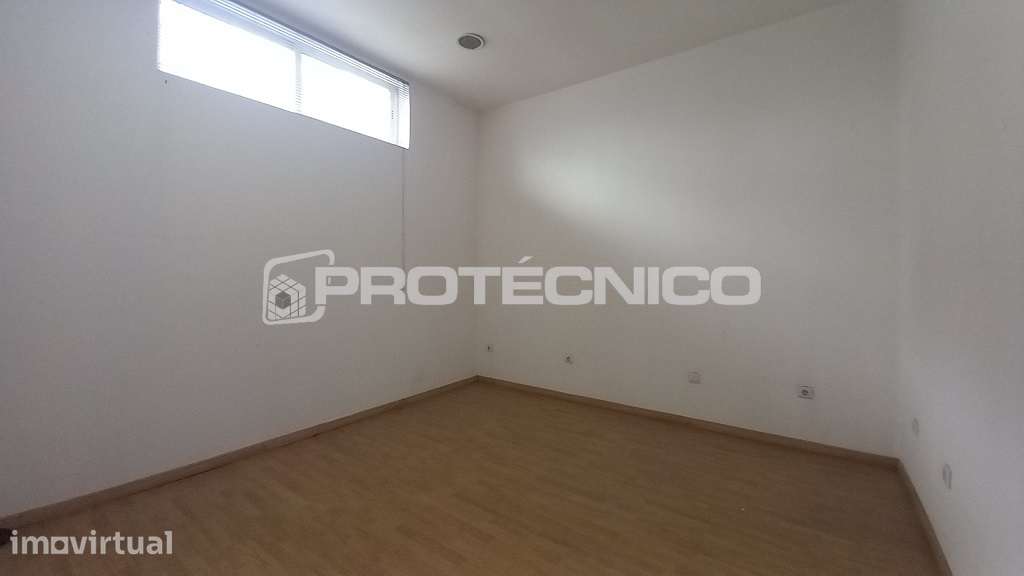 Armazém Aveiro - Arrendamento - Grande imagem: 4/12