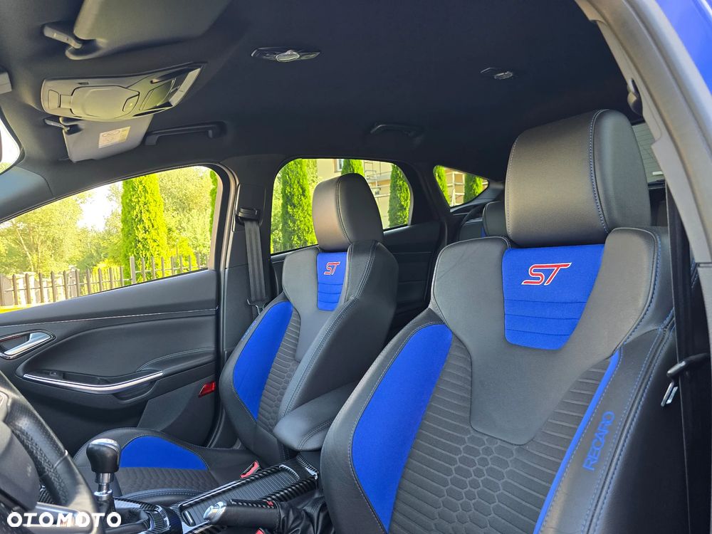Ford Focus 2.0 EcoBoost ST mit Leder-Sport-Paket - 14