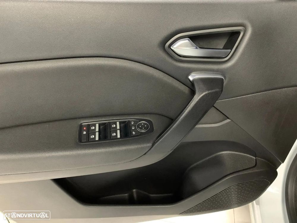 Renault Captur - 32