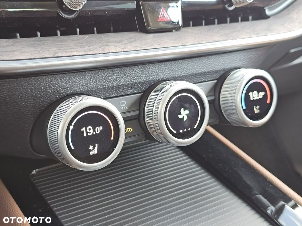 Skoda Superb 2.0 TSI 4x4 L&K DSG - 14