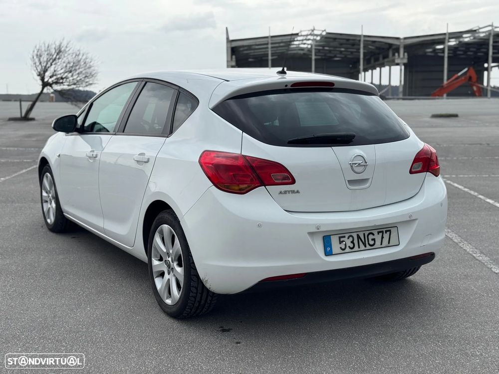 Opel ASTRA - 4