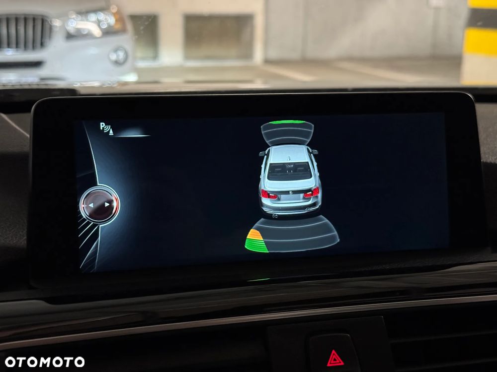 BMW Seria 3 320d Efficient Dynamic Edition Sport Line - 34