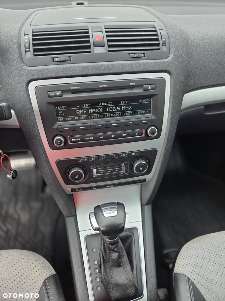 Skoda Octavia 2.0 TDI DPF DSG RS - 20