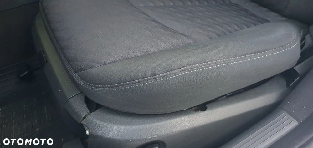 Mercedes-Benz Klasa E - 8