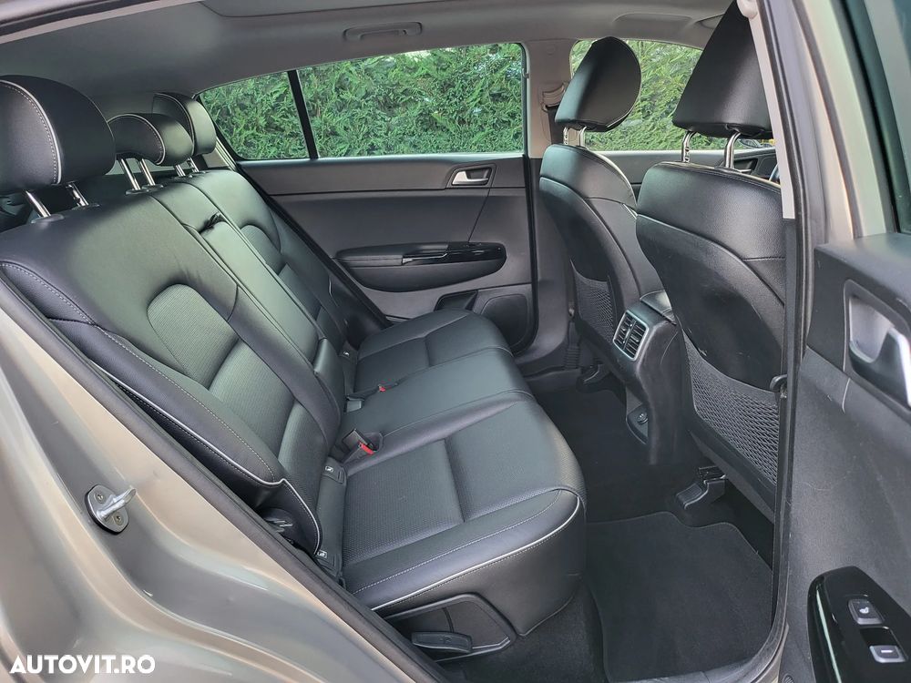 Kia Sportage 1.7 CRDI 2WD Dream-Team Edition - 12