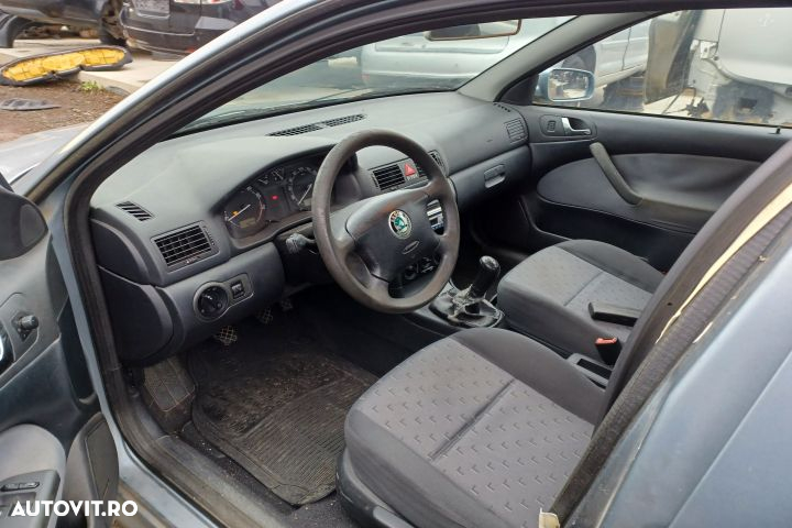 Centura siguranta fata dreapta 1U4857702C041 Skoda Octavia 1 [facelif - 10