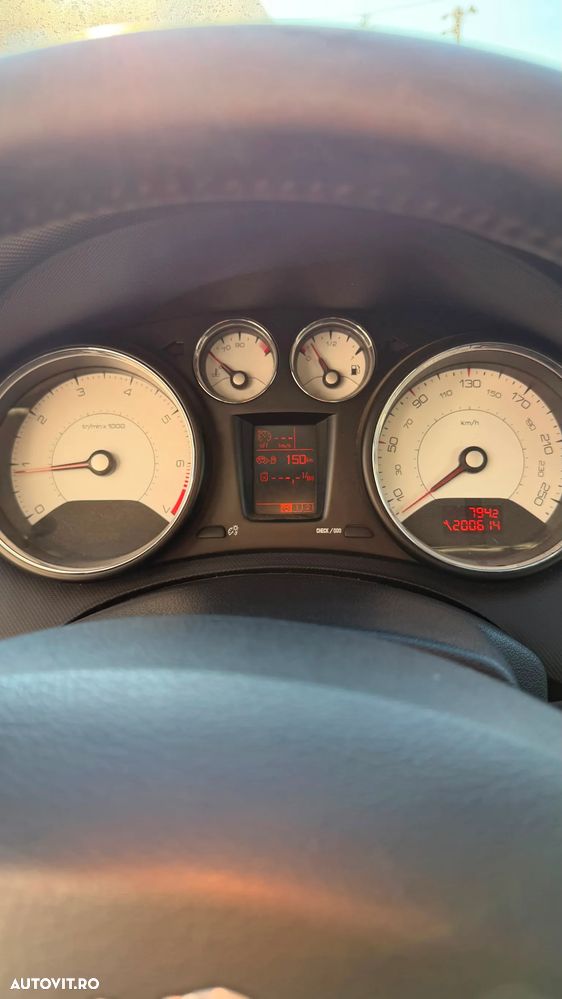 Peugeot 308 - 8