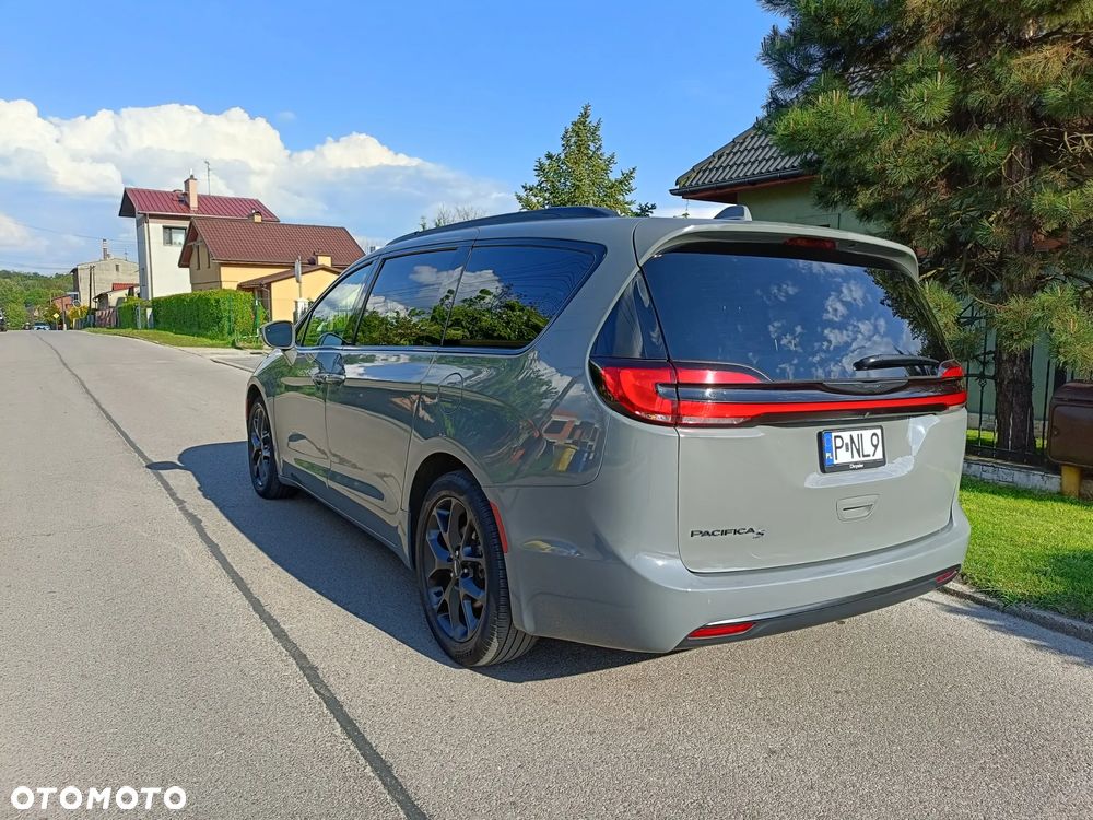 Chrysler Pacifica - 6