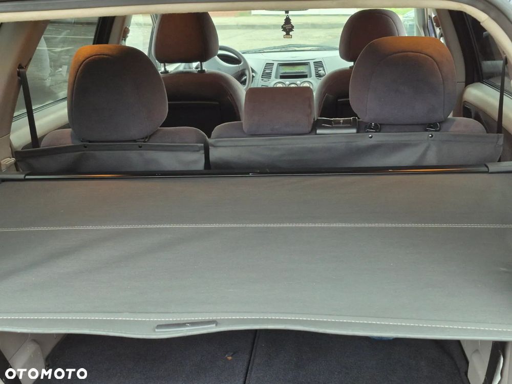 Mitsubishi Grandis 2.0 DI-D 7-Sitzer Intense - 11