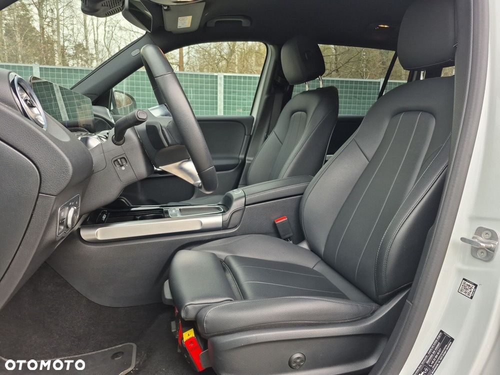 Mercedes-Benz EQB - 17