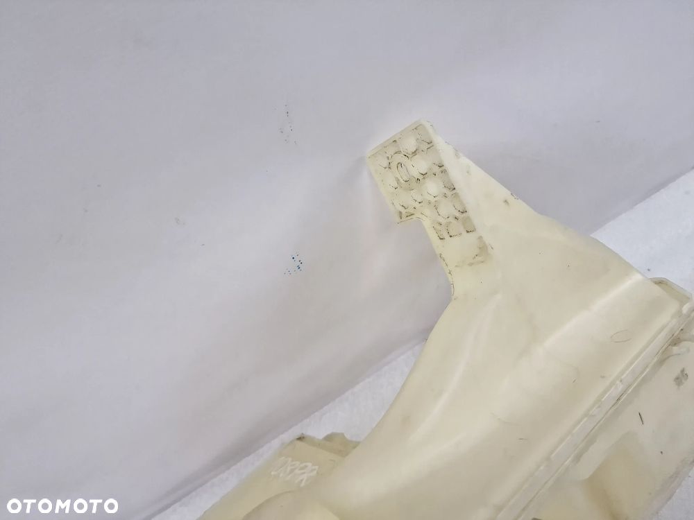 VW T5 LIFT 7E0 09- ZBIORNICZEK SPRYSKIWACZY , NR 7H0955453P / 7H0955453T / 7H0955453R , NR AUKCJI ZS21 - 5