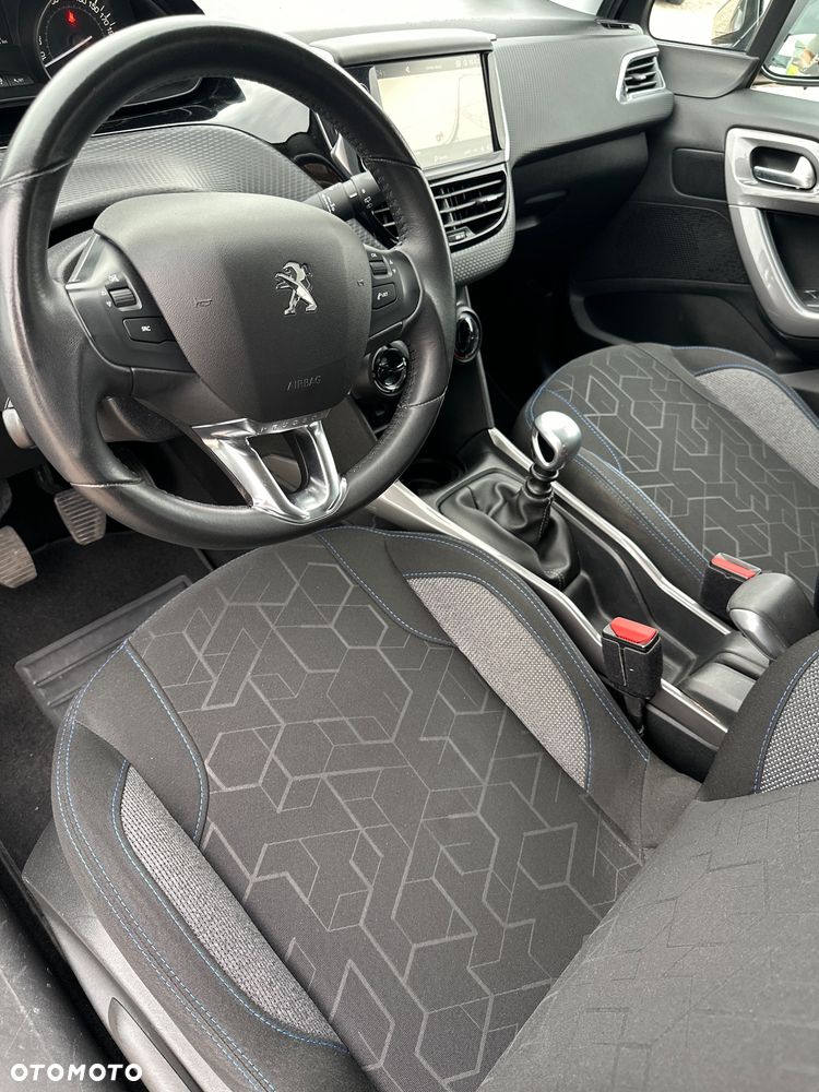 Peugeot 2008 1.5 BlueHDi Allure S&S - 6