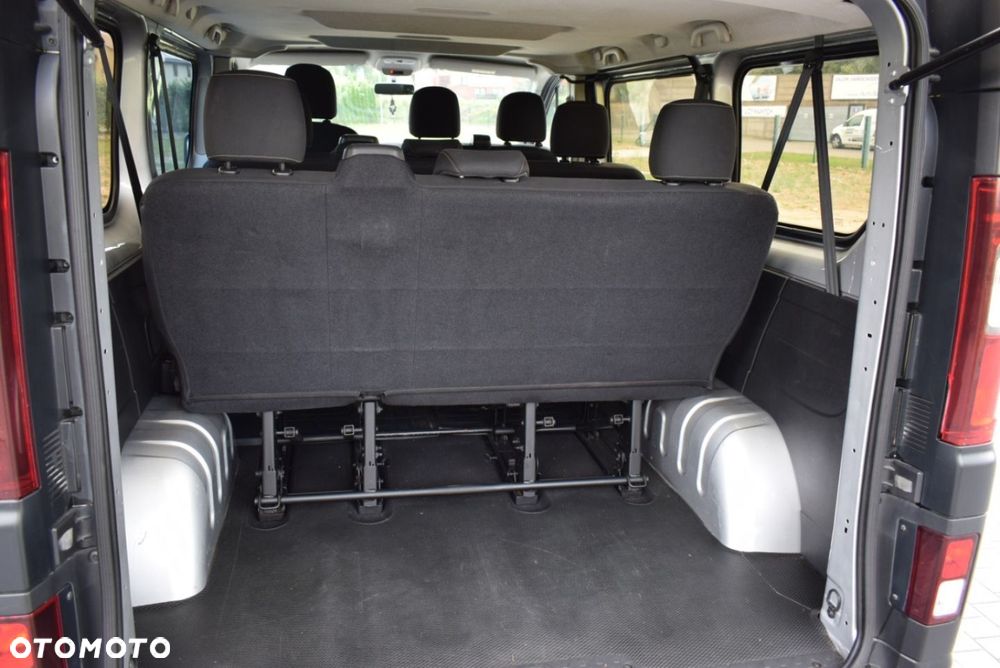 Renault Trafic - 12