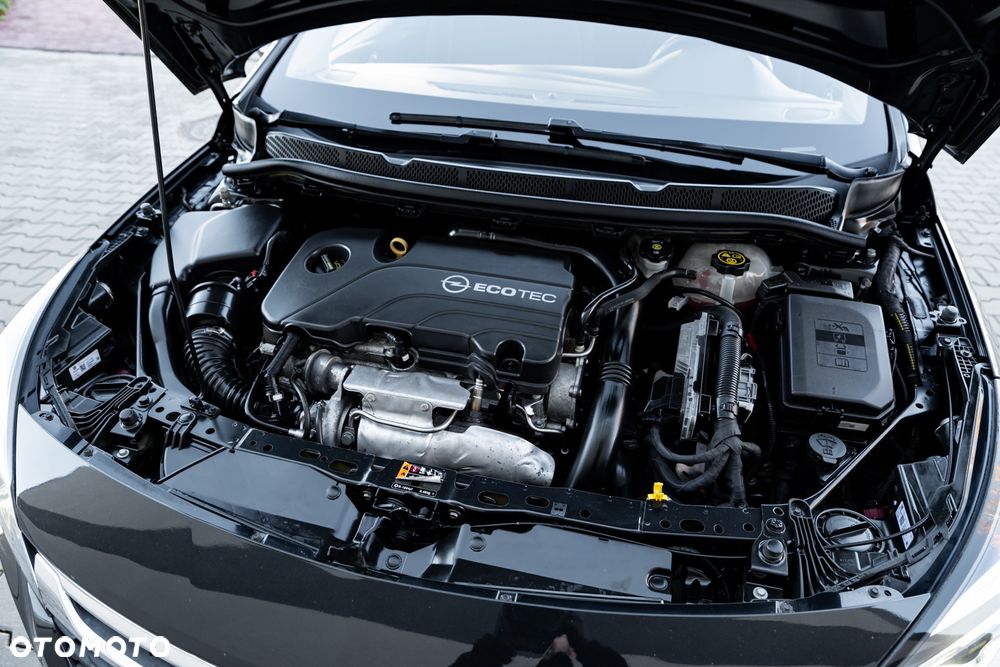 Opel Astra 1.4 Turbo Start/Stop Dynamic - 34