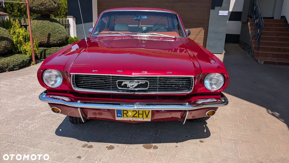 Ford Mustang - 8