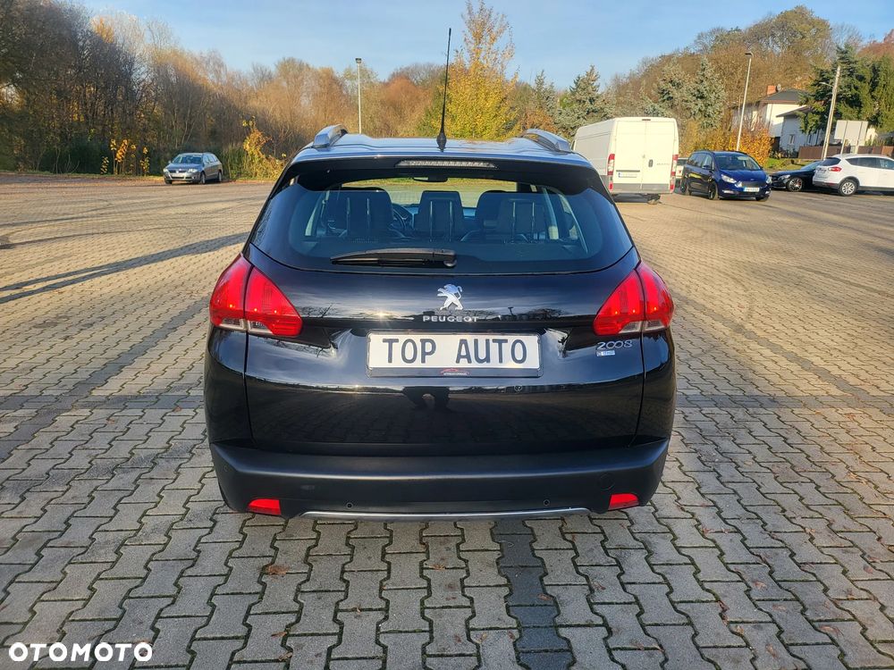 Peugeot 2008 1.2 Pure Tech Allure S&S - 7