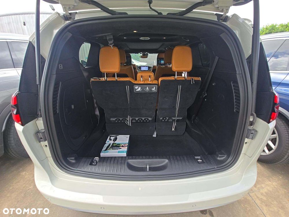 Chrysler Pacifica - 13