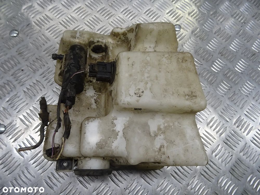 VW PASSAT B6 ZBIORNICZEK SPRYSKIWACZY - 13