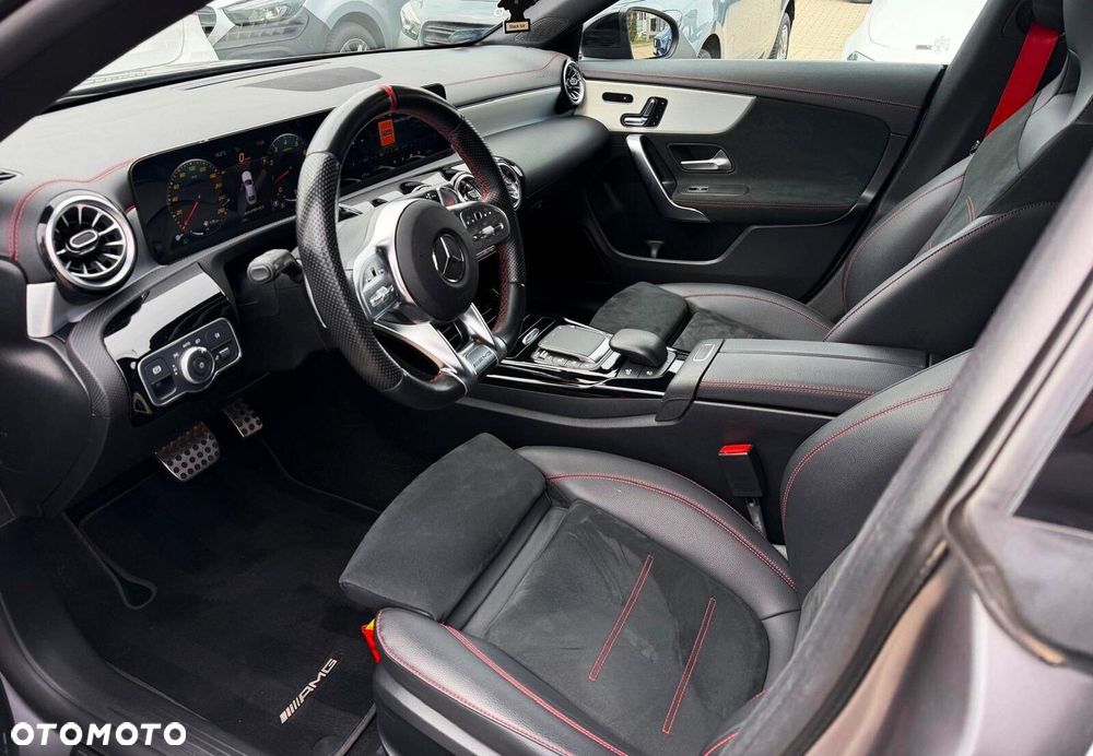 Mercedes-Benz CLA - 13