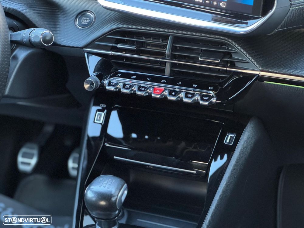 Peugeot 2008 1.2 PureTech GT Line - 31