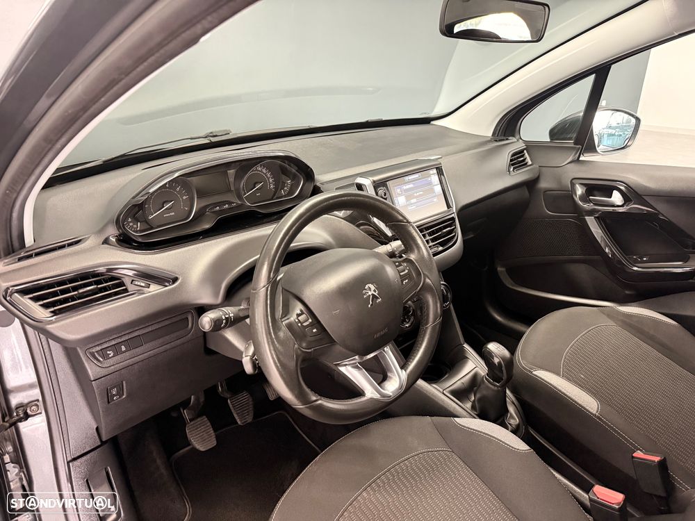 Peugeot 208 1.2 PureTech Style - 11