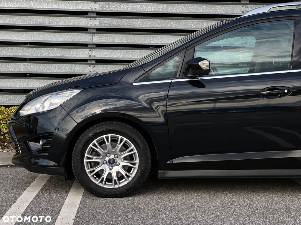 Ford Grand C-MAX - 35