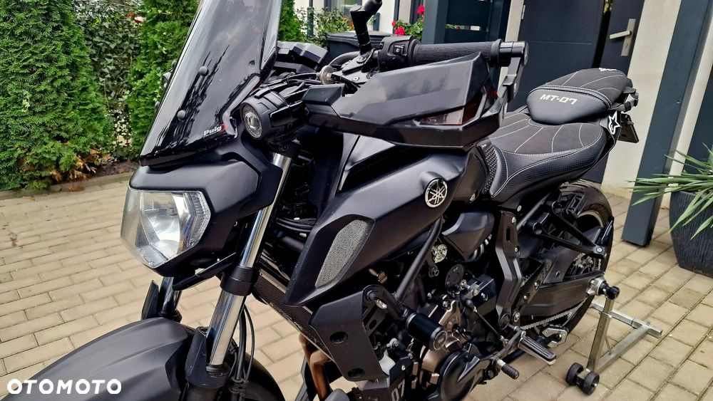 Yamaha MT - 27