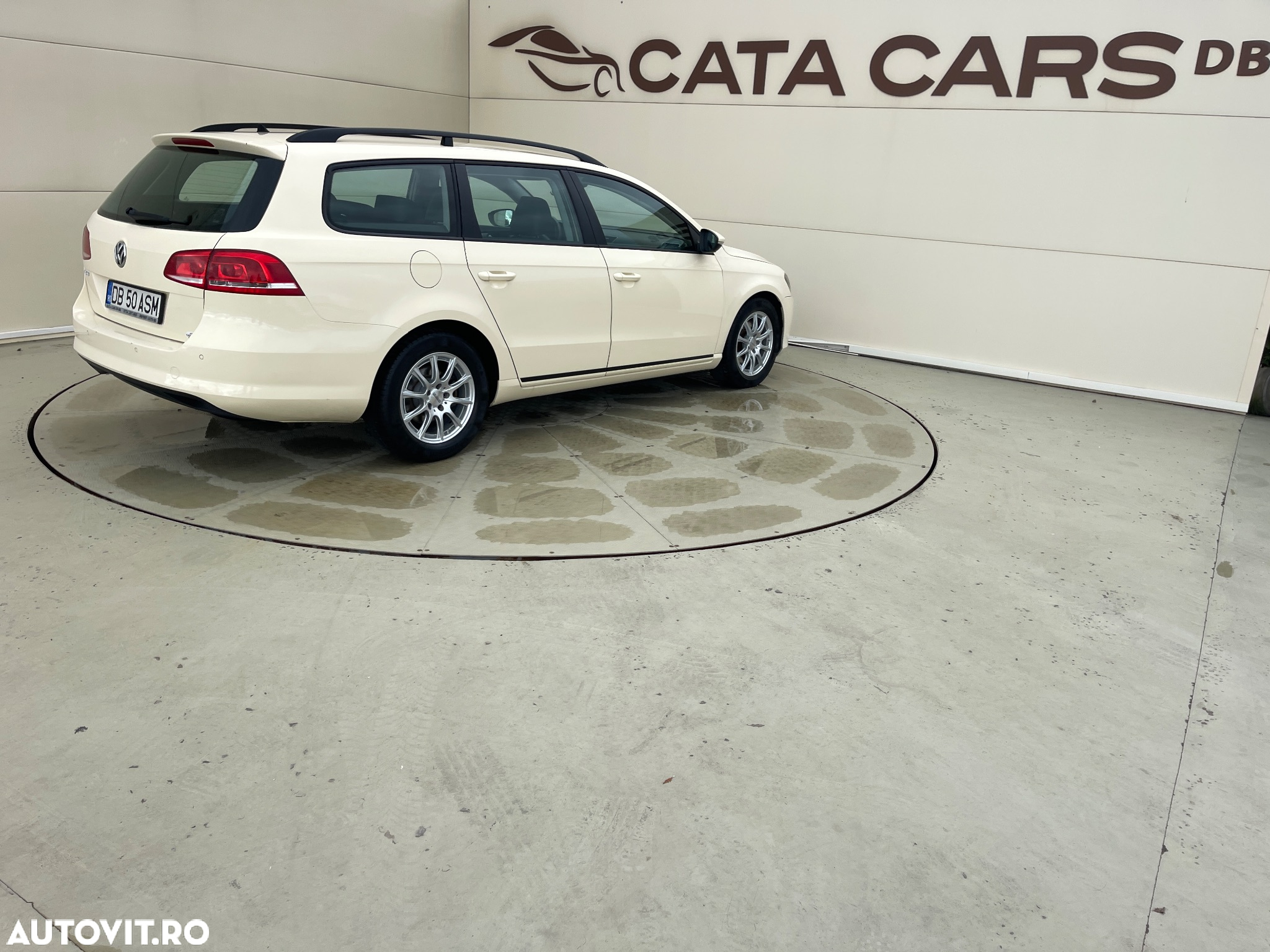 Volkswagen Passat 2.0 TDI BlueMotion Tehnology DSG Trendline - 16