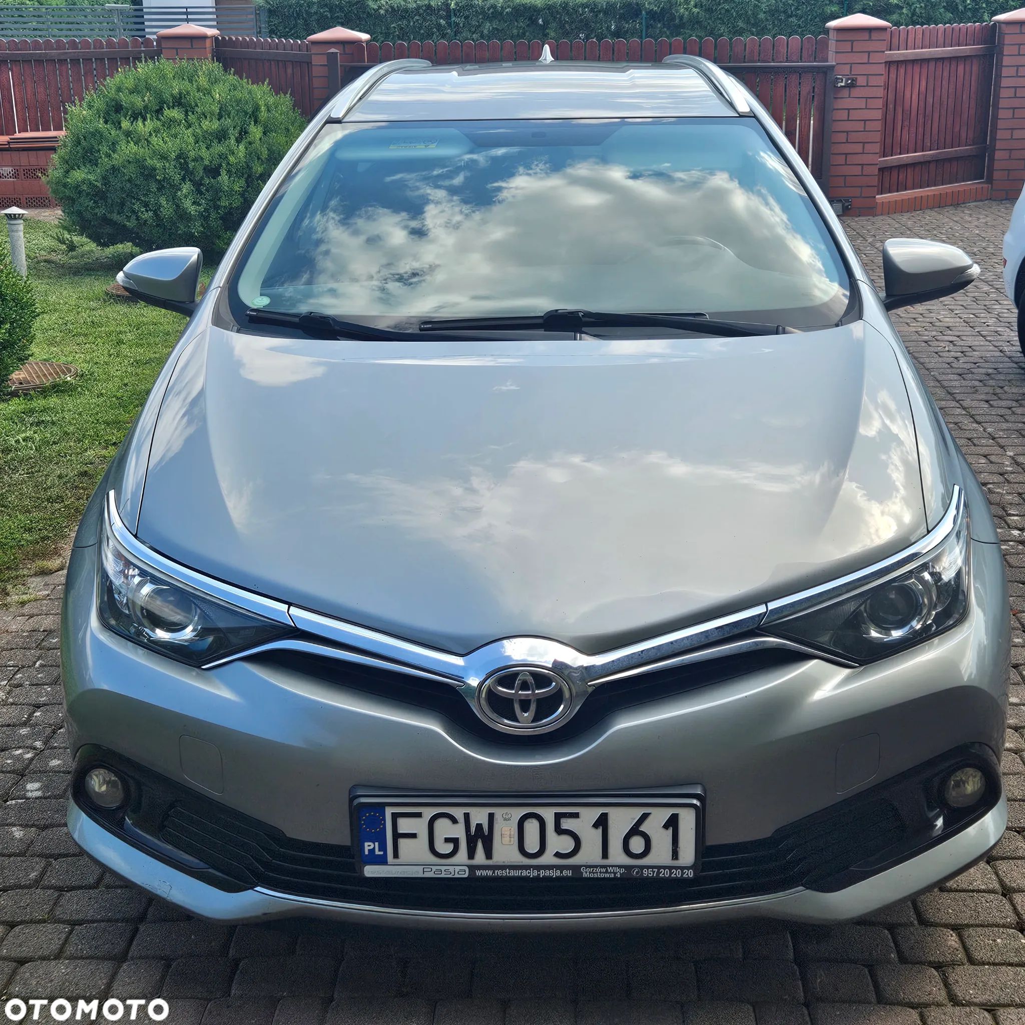 Toyota Auris 1.6 D-4D Touring Sports Comfort - 1