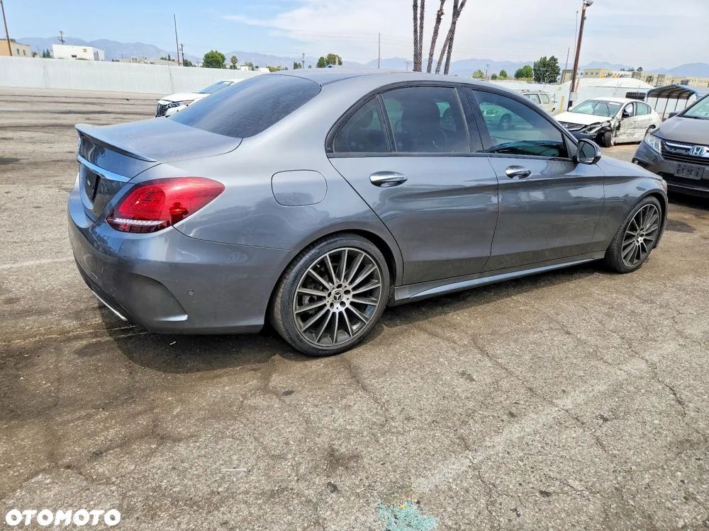 Mercedes-Benz C-Class 2020 photo 4