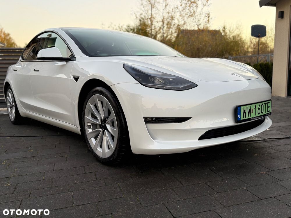 Tesla Model 3 2022 photo 3