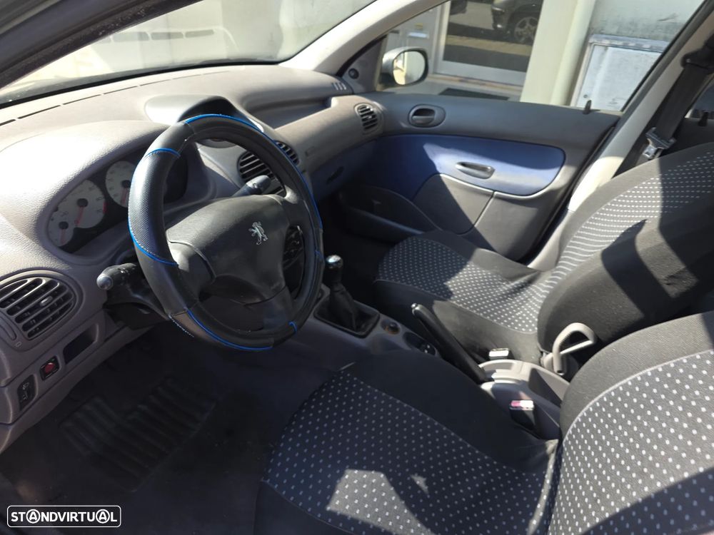 Peugeot 206 1.1 Color Line - 4
