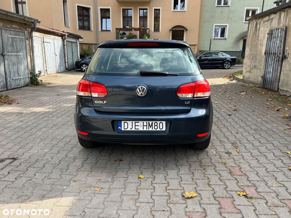 Volkswagen Golf - 6