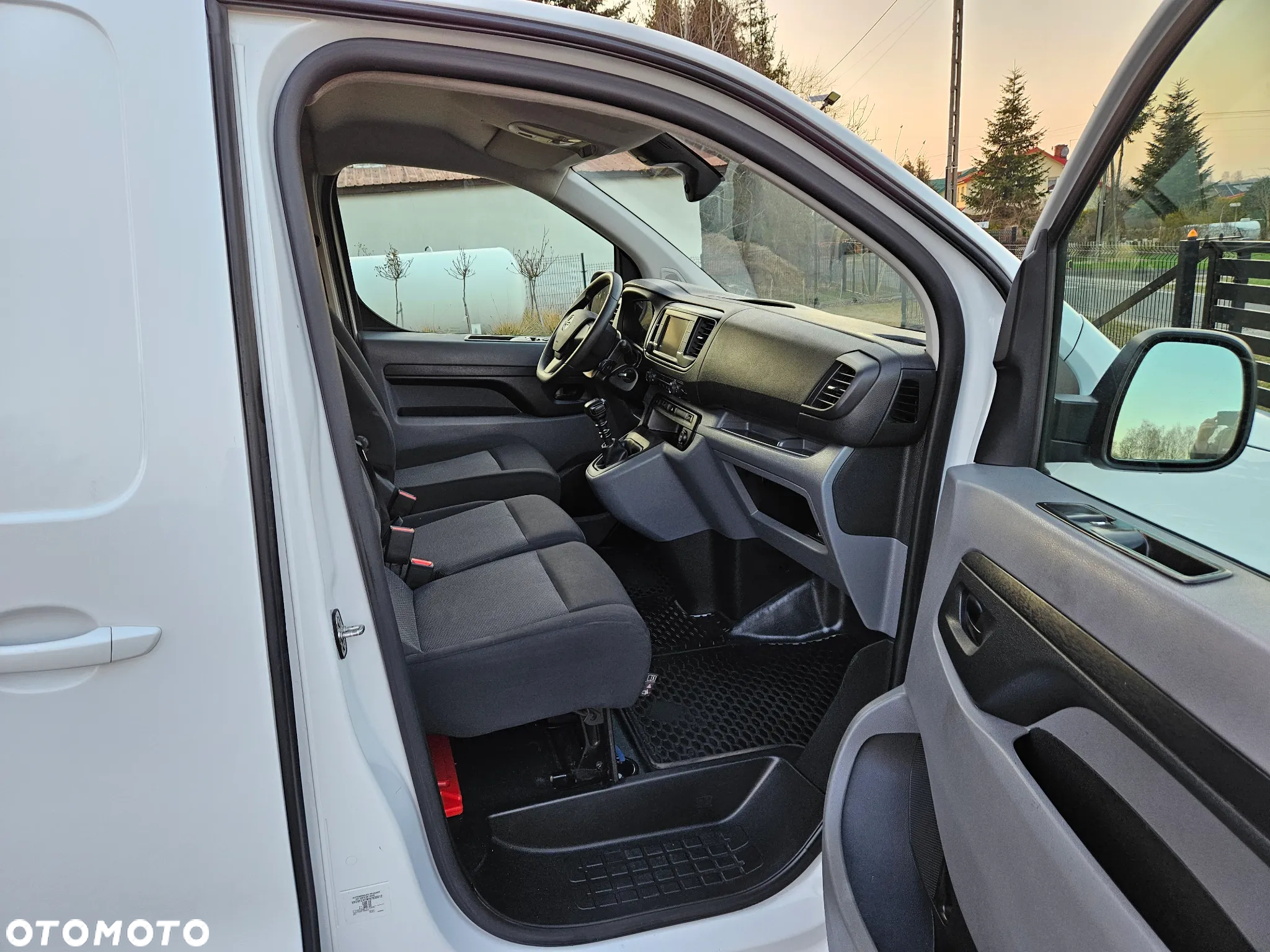 Opel VIVARO L2H1 - 12