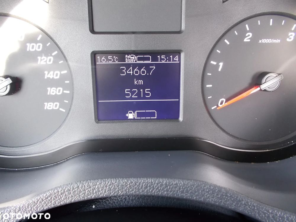 Mercedes-Benz Sprinter - 28