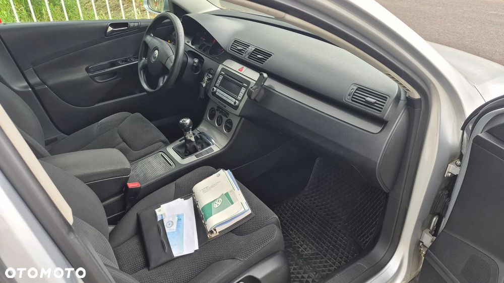 Volkswagen Passat 1.9 TDI Comfortline - 7